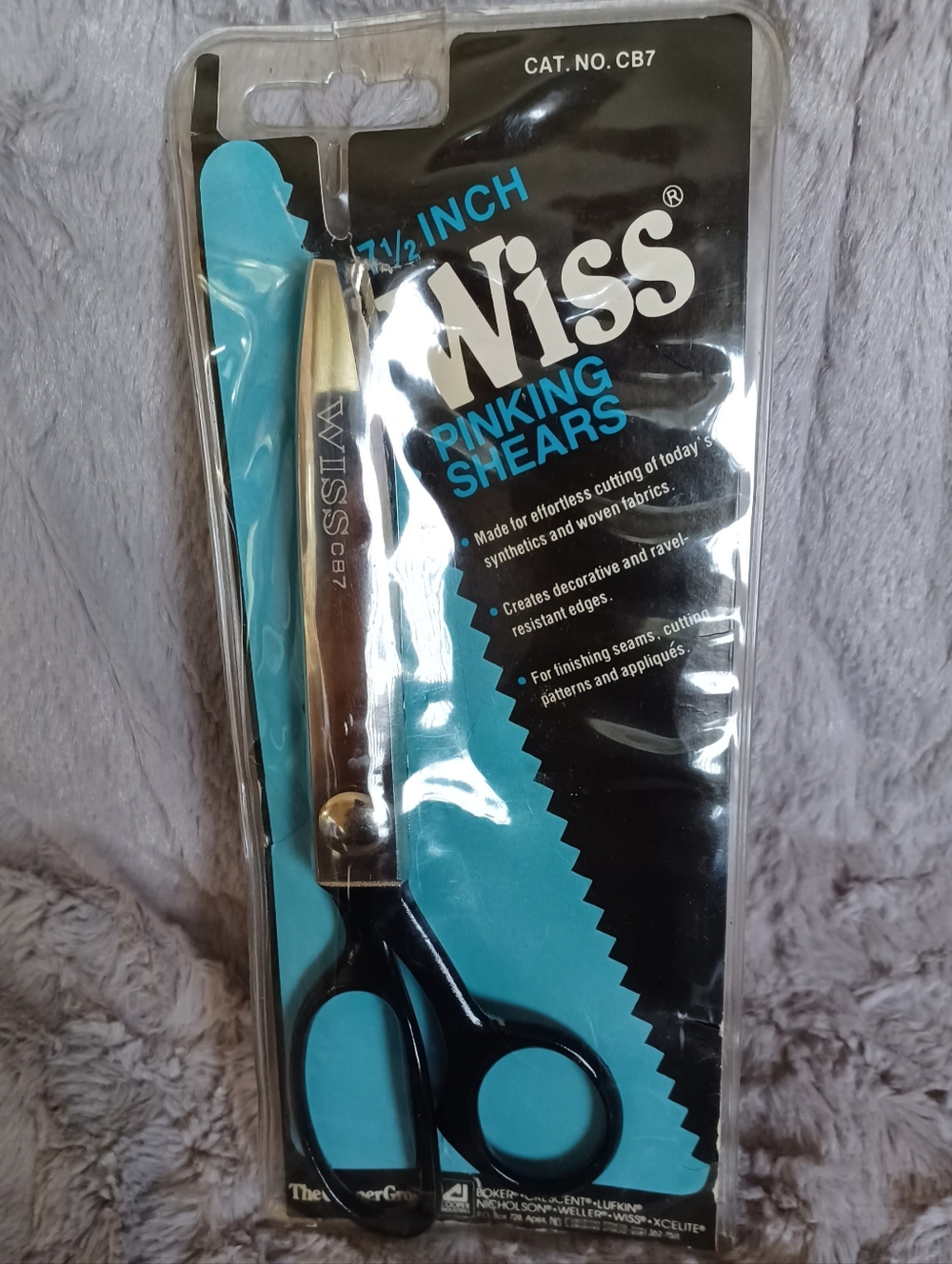 7 1/2 INCH WISS PINKING SHEARS CAT. NO. CB7 IN ORIGINAL PACKAGE MADE IN BRAZIL